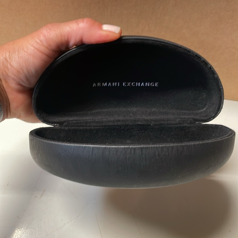 Armani Exchange case - Picture 6 of 7